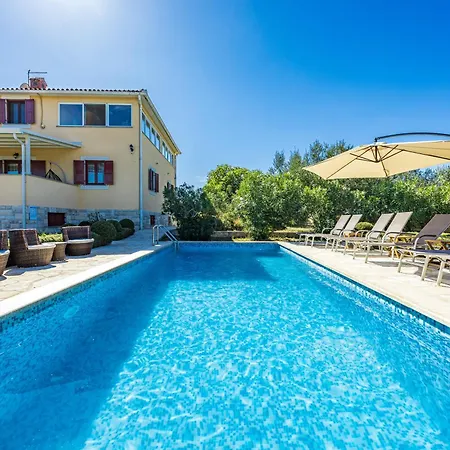 Beautiful Private Near The Sea Villa Šišan