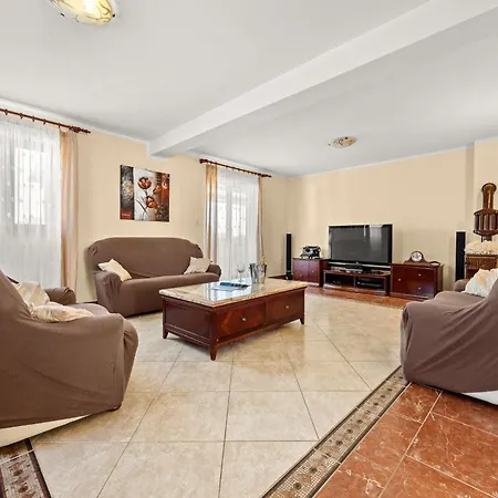 Beautiful Private Near The Sea
