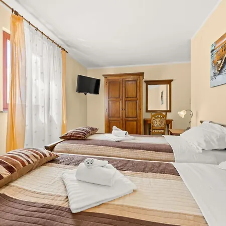 Beautiful Private Near The Sea Šišan