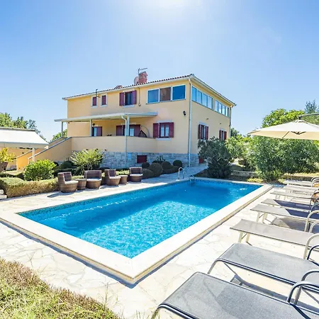 Beautiful Private Near The Sea Villa