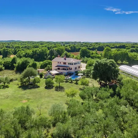 Beautiful Private Near The Sea * Šišan
