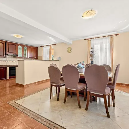 Beautiful Private Near The Sea * Šišan