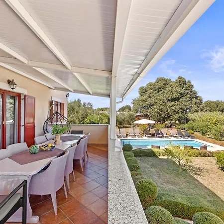 Beautiful Private Near The Sea * Šišan