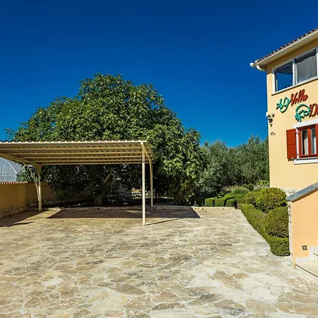 Beautiful Private Near The Sea * Šišan